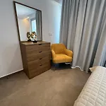 דירה Living Boutique Adults Only איה נאפה