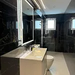 Apartment Living Boutique Adults Only *