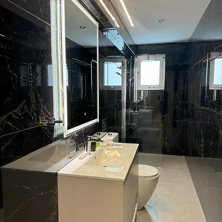 Apartment Living Boutique Adults Only *