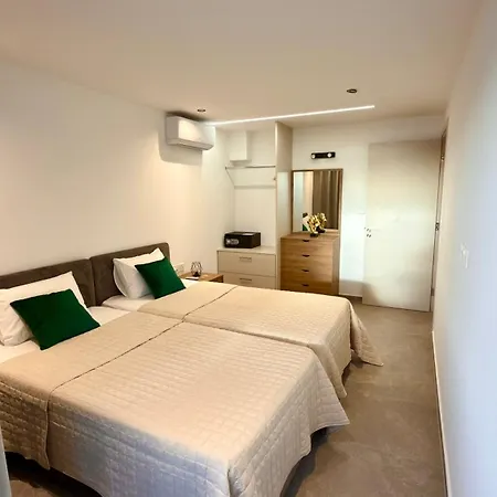Living Boutique Adults Only Apartment