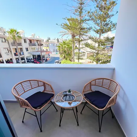 Living Boutique Adults Only Apartment