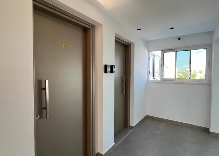 Living Boutique Adults Only アパート アヤナパ